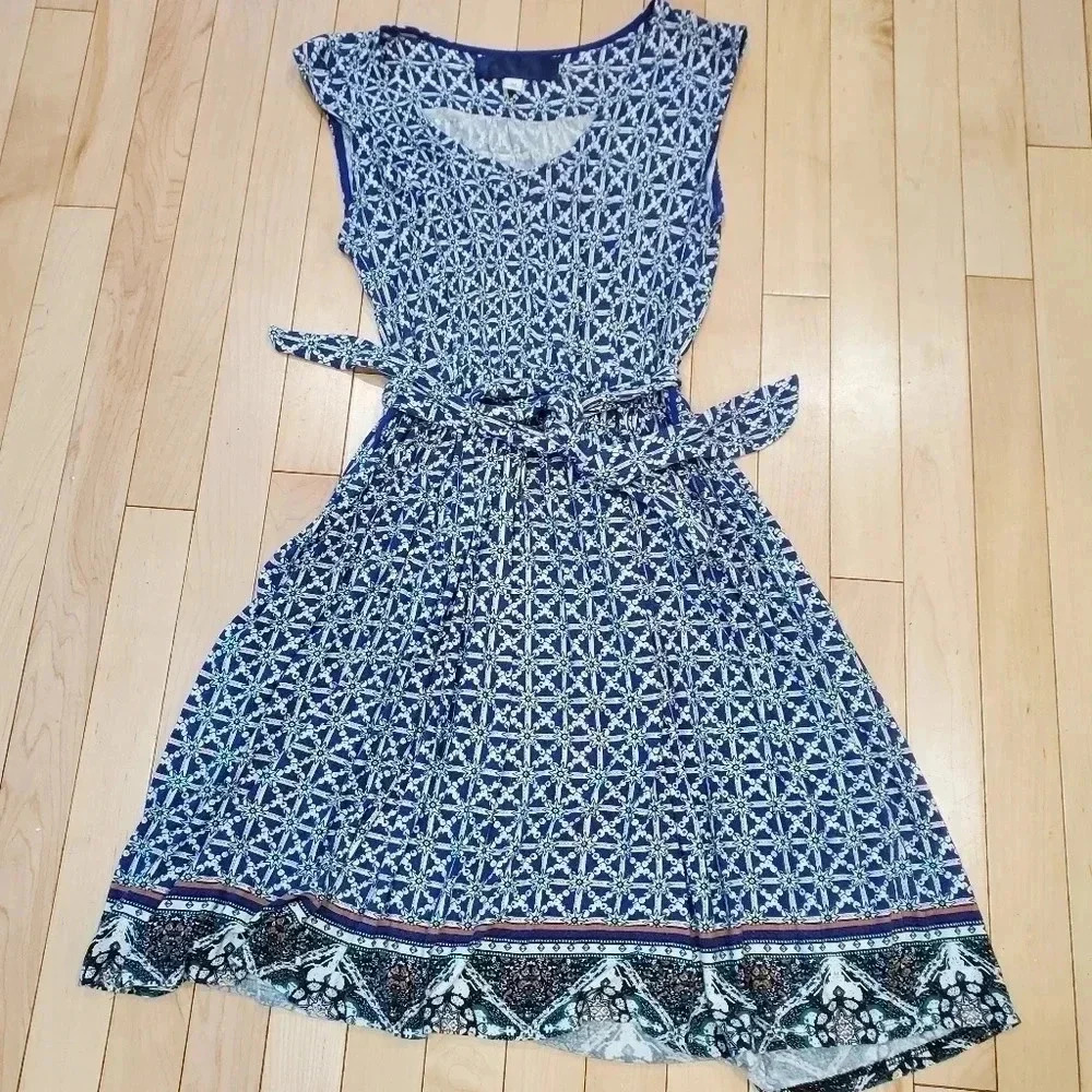 Blue patterned dress geometric size medium